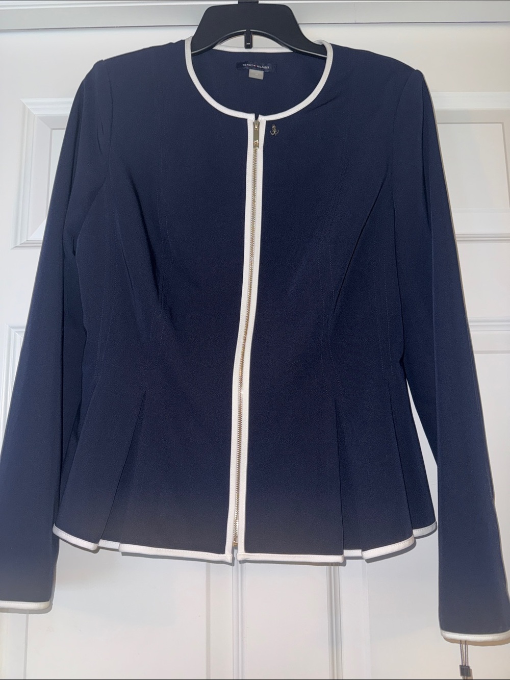 Navy Tommy Hilfiger Zip-Front Women's Suit Jacket Size 10 NWT lined beautiful!!
